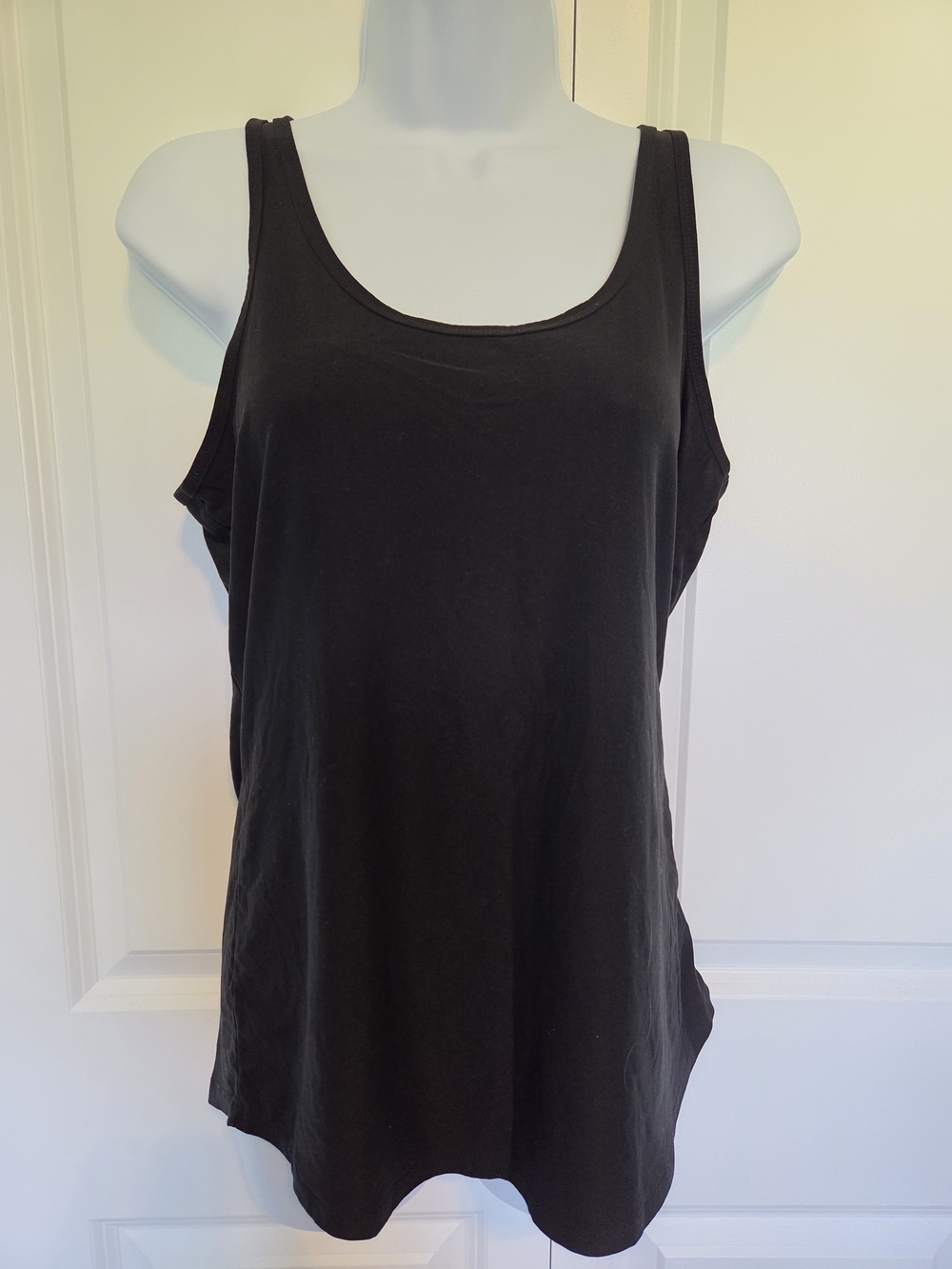 No Boundaries Black Scoop Neck Tank Top